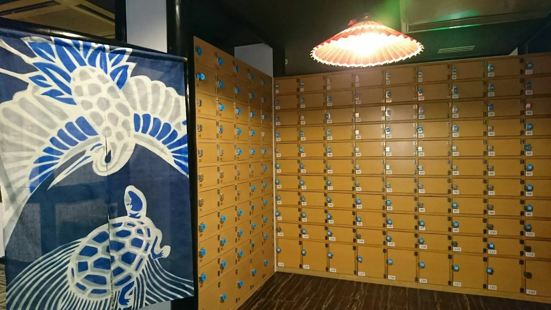 Capsule Hotel Hatagoya Tokyo